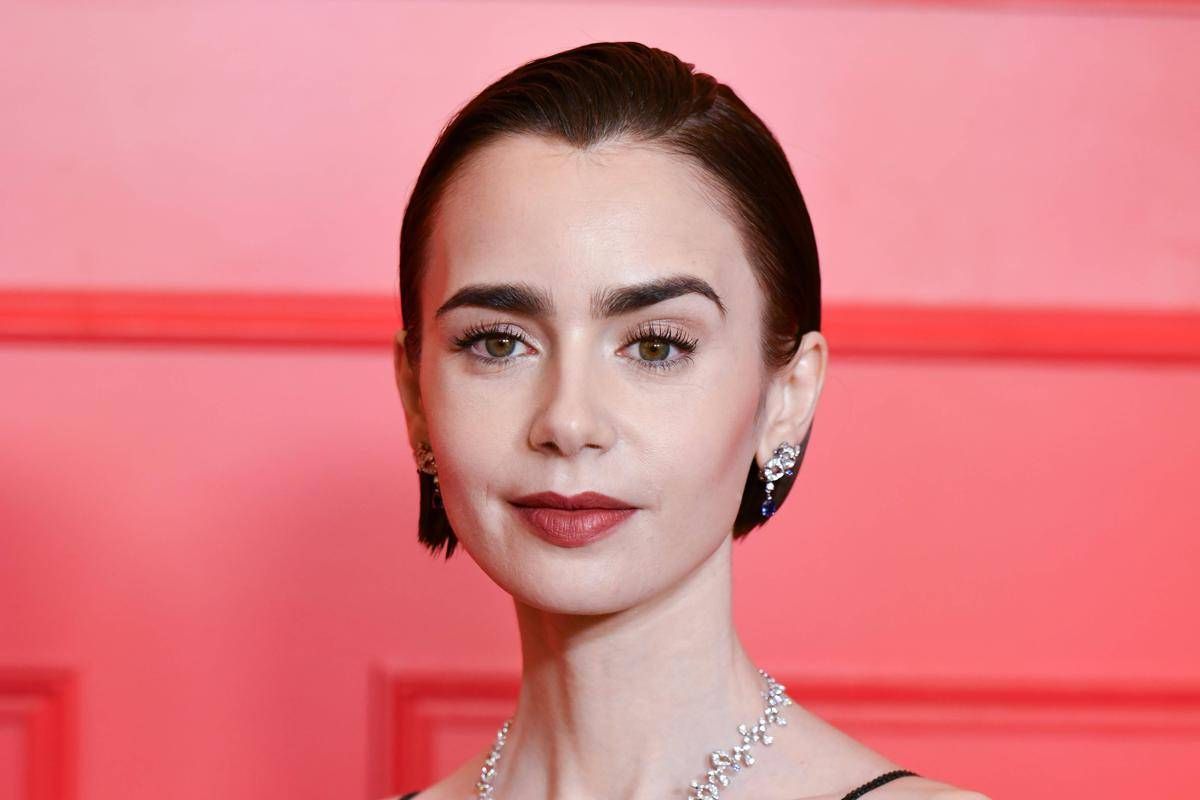 Lily Collins è 'Emily in Paris': "L'amore vero? Nella stagione 5 lo trova in sé stessa" - 