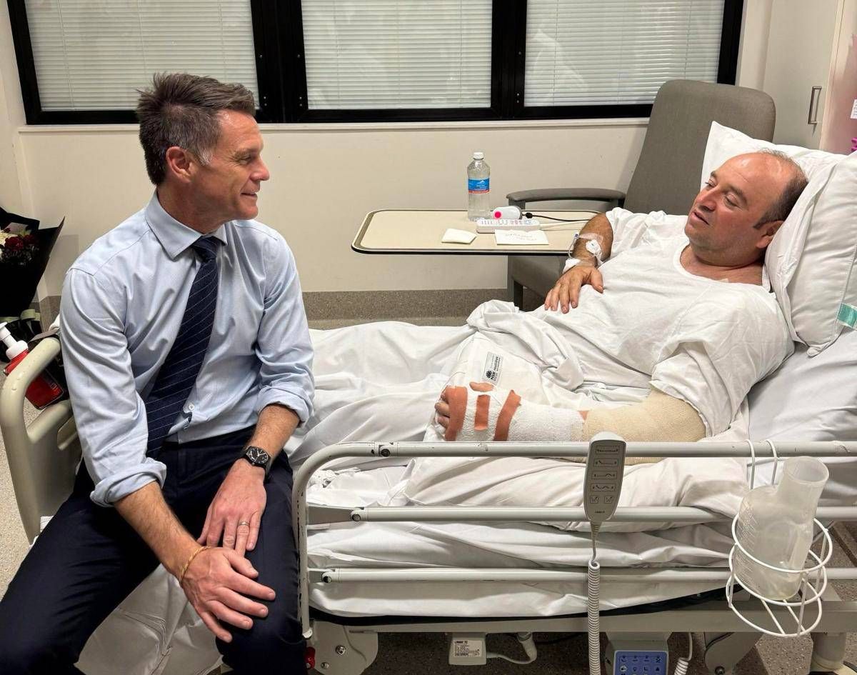 L'eroe di Bondi Beach, le fake news per colpa di Grok e la vera storia di Ahmed - 