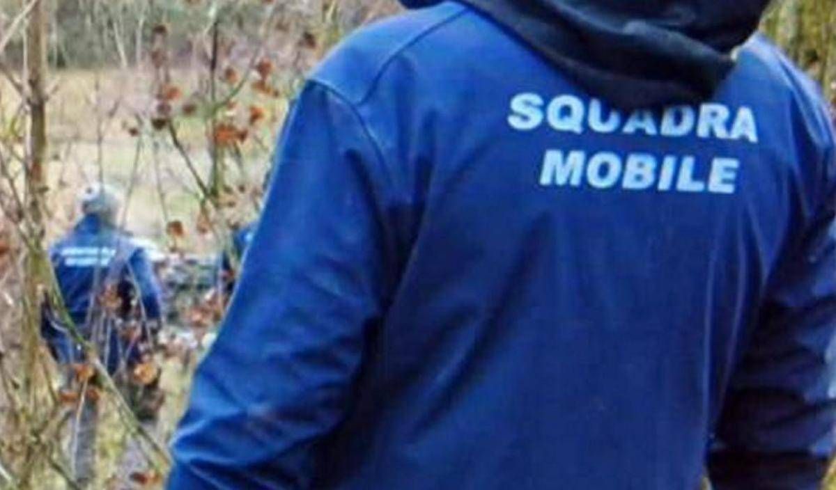 Salerno, 16enne stuprata in spiaggia a Ferragosto: in manette due 17enni - 