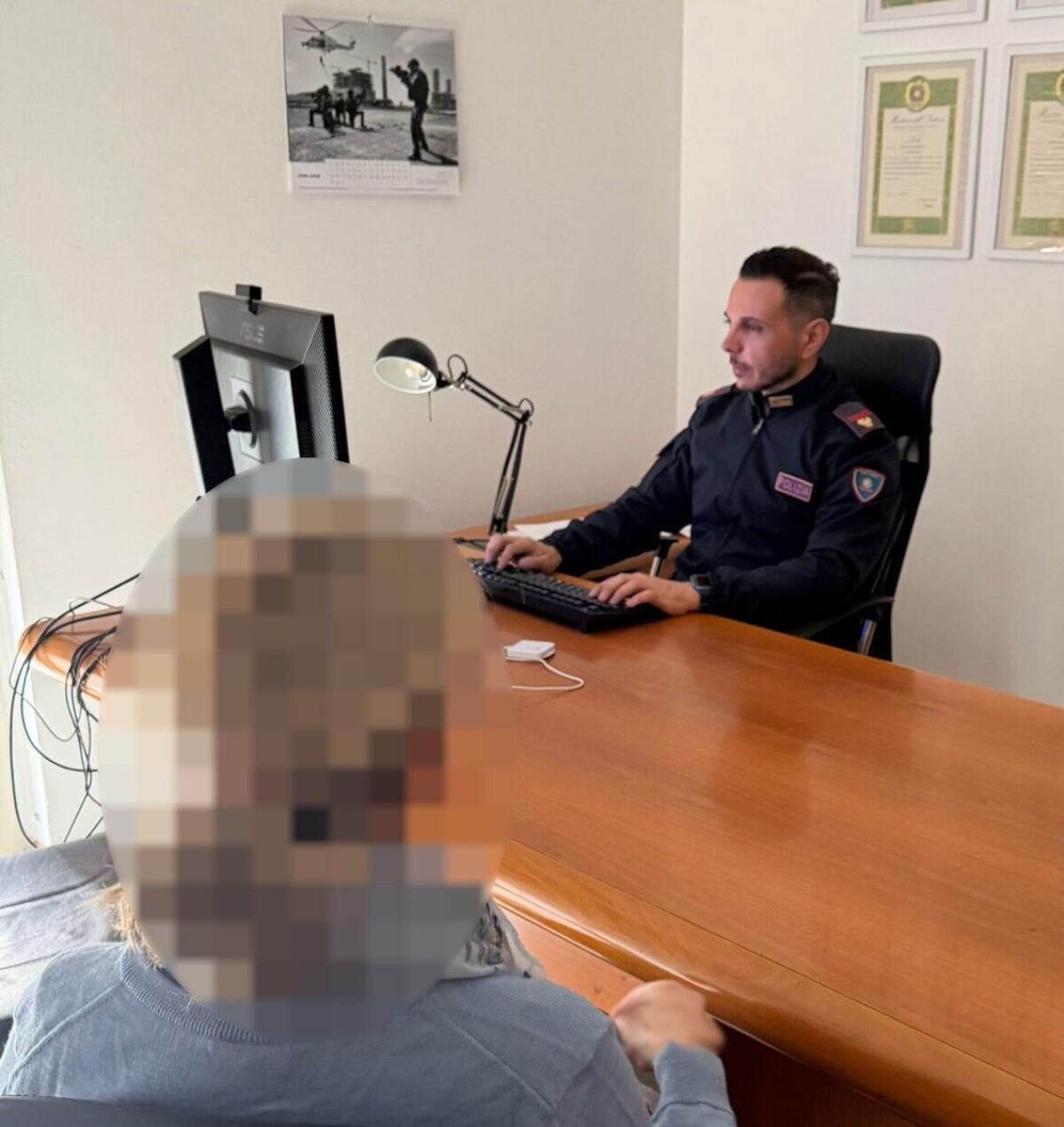 Polizia di Catania denuncia un giovane per estorsione dopo la truffa a una 90enne - 