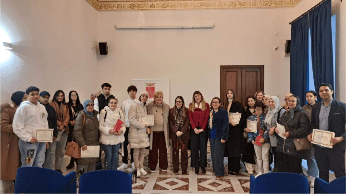 Cerimonia di Cittadinanza al Comune di Caltanissetta: 61 nuovi cittadini celebrano l'integrazione e il senso di appartenenza alla comunità - 