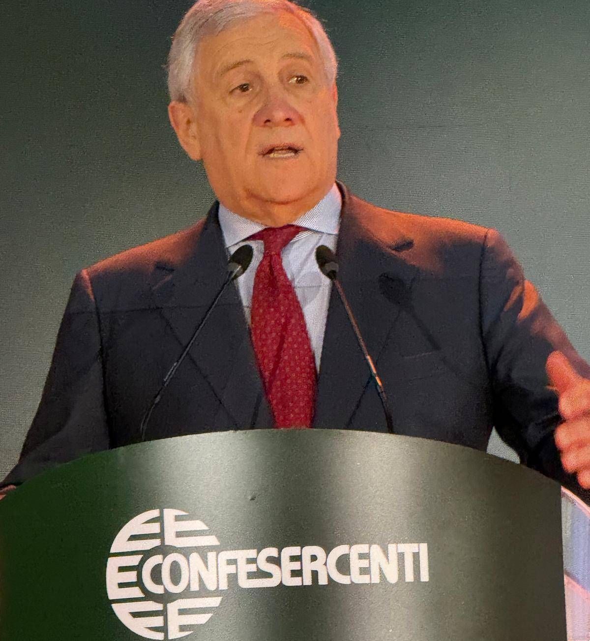 Tajani: "Serve un'Europa politica forte, dobbiamo avere il coraggio di andare avanti" - 
