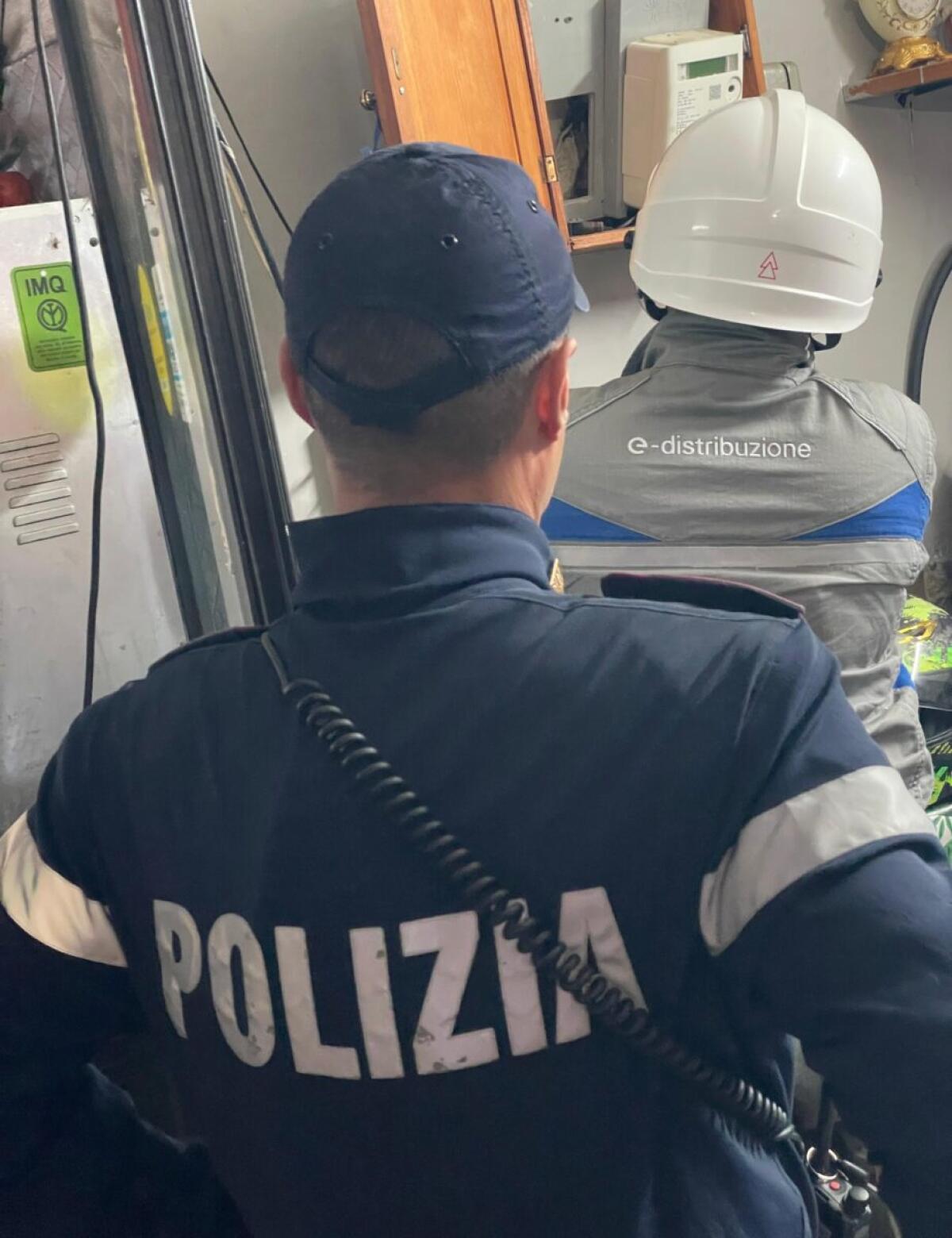 Polizia di Catania intensifica controlli nel quartiere San Cristoforo: oltre 300 infrazioni al Codice della Strada e sequestri di merce abusiva - 