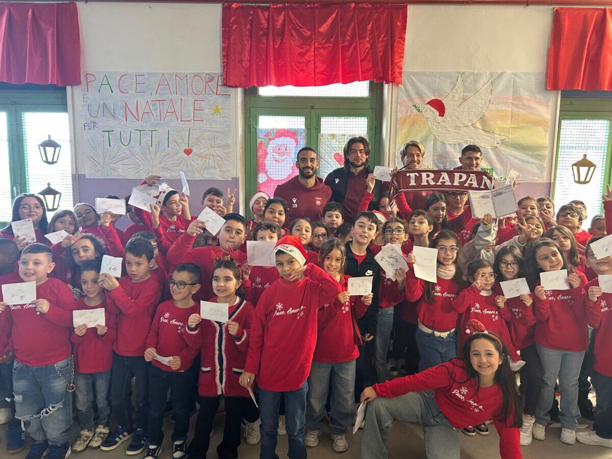 Trapani Calcio porta gioia e sportività alla scuola Elda Pucci - 