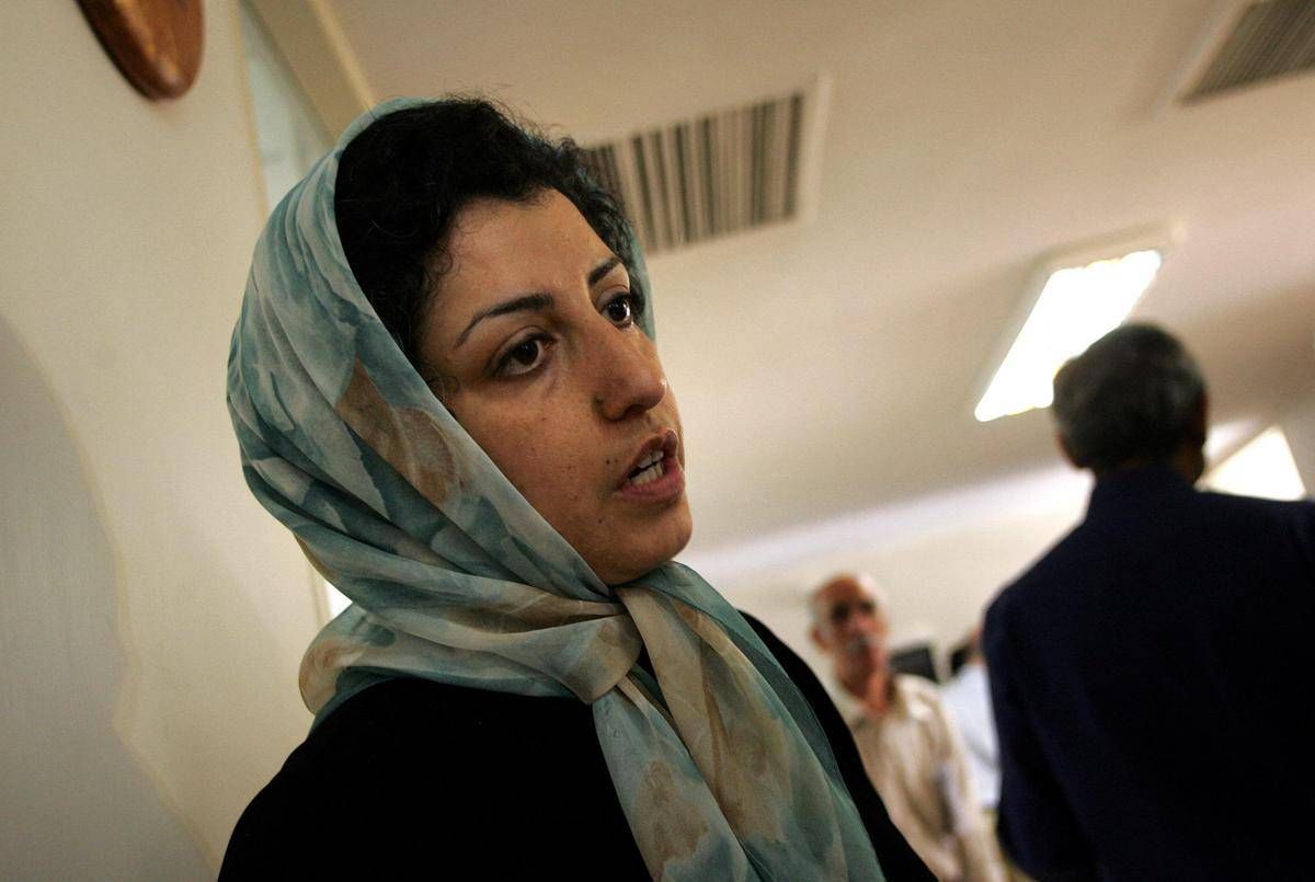 Iran, "Narges Mohammadi non sta bene: Nobel per la Pace due volte in ospedale dopo arresto" - 