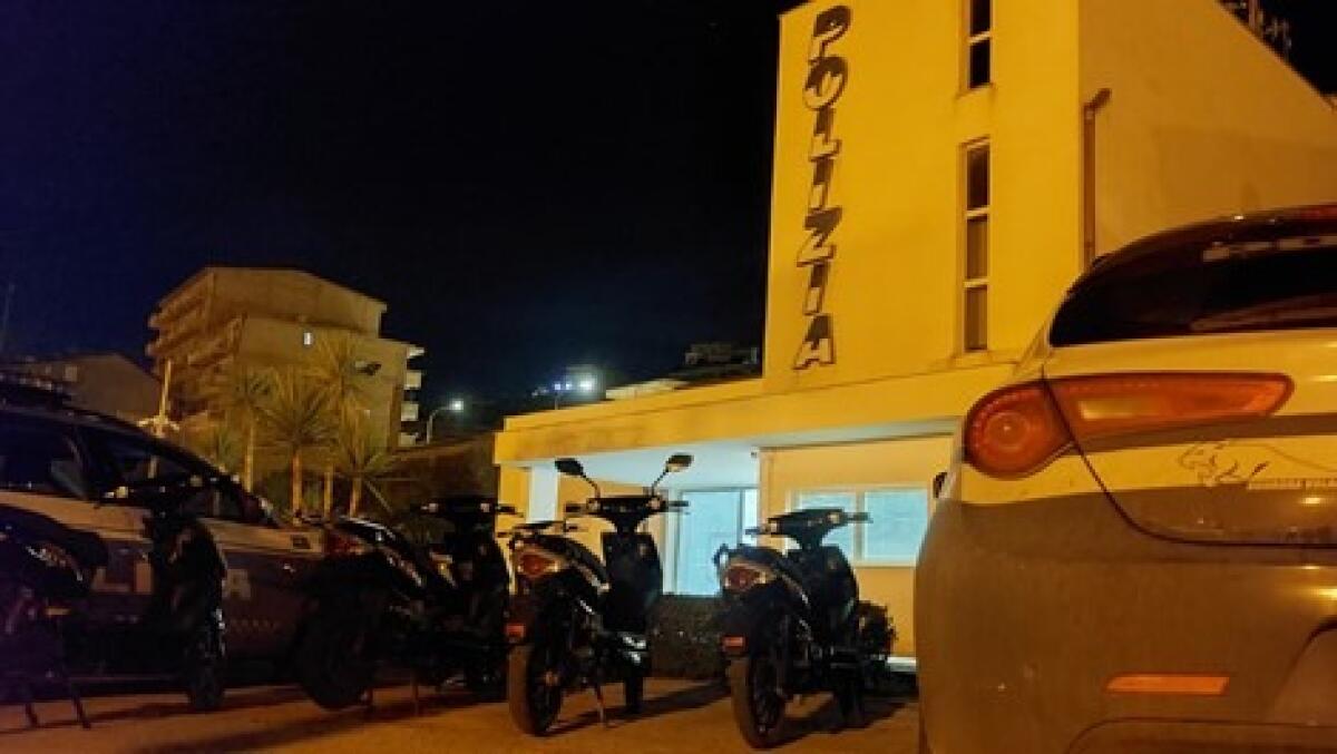 Controlli della Polizia ad Agrigento: sequestrati ciclomotori mascherati da biciclette elettriche per oltre 40.000 euro - 