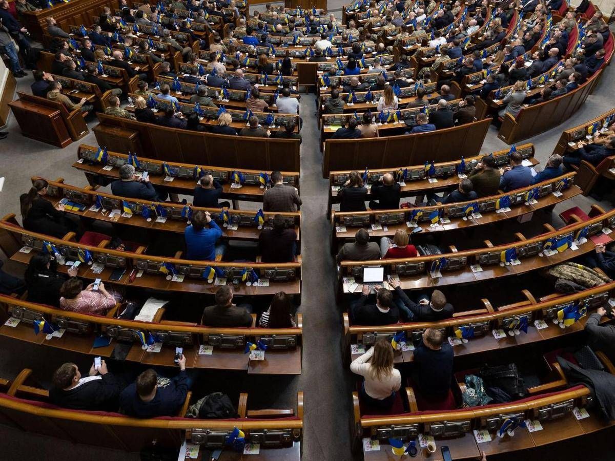 Ucraina, nuovo scandalo corruzione scuote Kiev: alcuni deputati incriminati per aver venduto voti - 