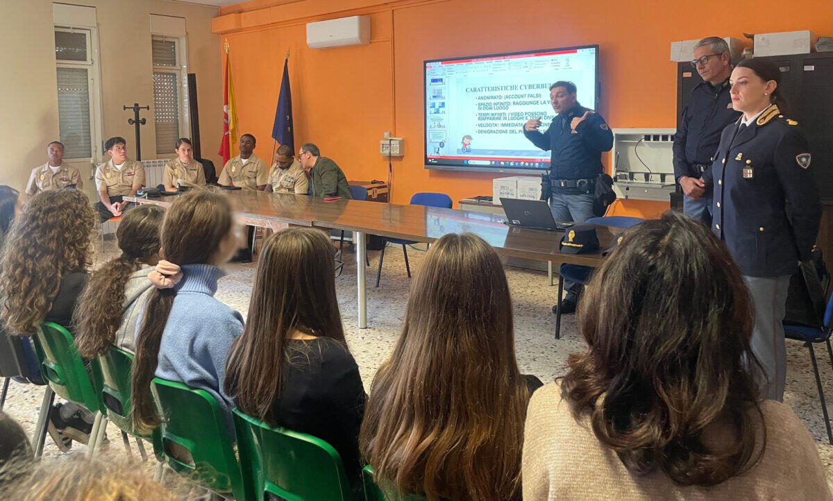 Incontro formativo della Polizia a Catania: lotta al bullismo e al cyberbullismo nelle scuole. - 