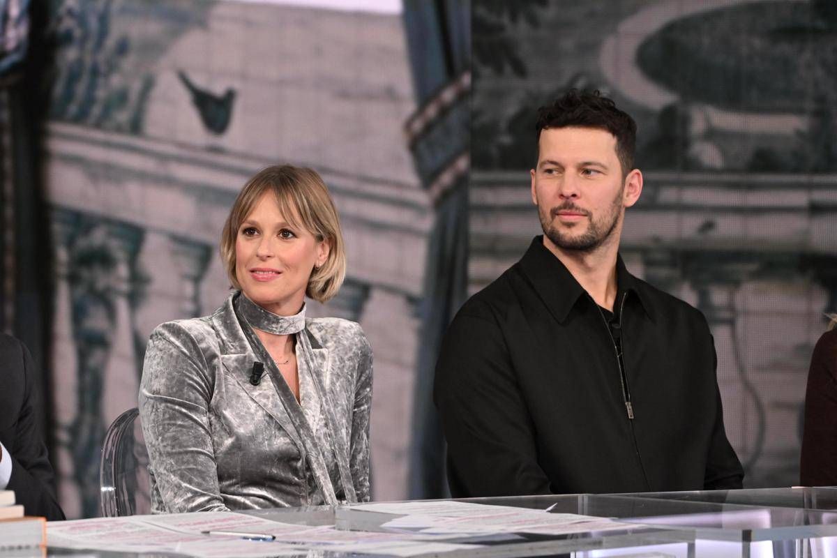 Pellegrini e Giunta, la cena romantica e il pancione: "Baricentro spostato in avanti" - 