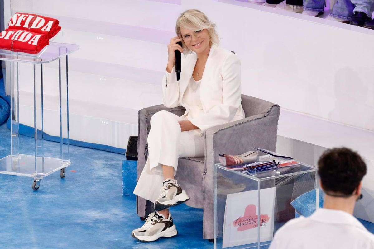 Amici, oggi domenica 21 dicembre: gli ospiti e le anticipazioni - 