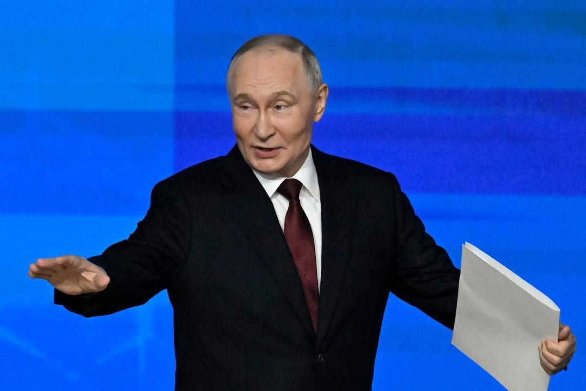 Putin e la conferenza show: "Sono innamorato e lavoro troppo" - 