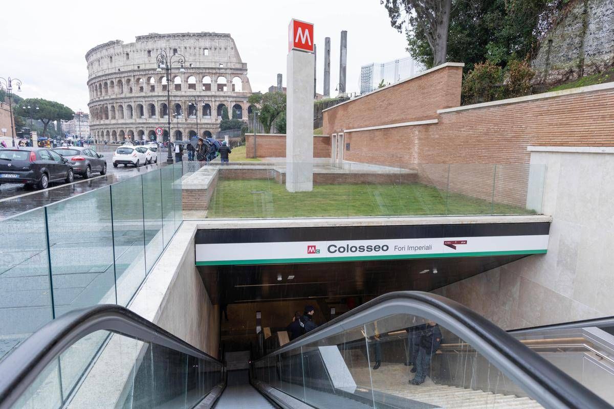 Roma, inaugurate le nuove stazioni-museo della Metro C di Porta Metronia e Colosseo - 