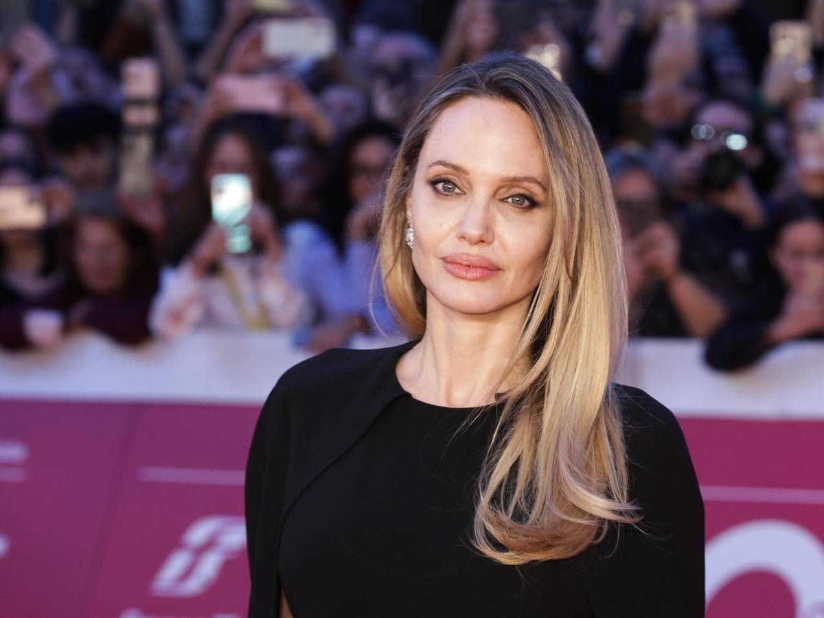 Angelina Jolie mostra le cicatrici della mastectomia: il messaggio per le donne - 
