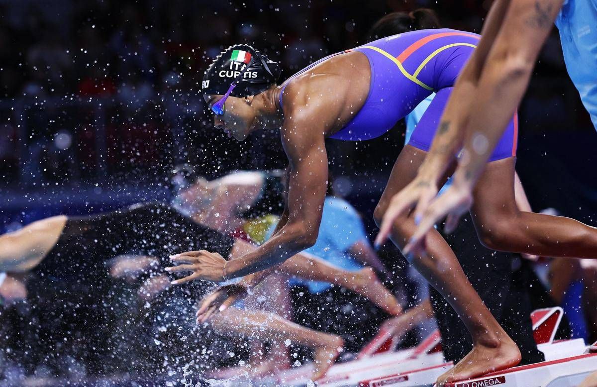 Europei vasca corta: Curtis, Quadarella, Razzetti e Cerasuolo da oro. Oro anche nella staffetta mista 4x50 - 