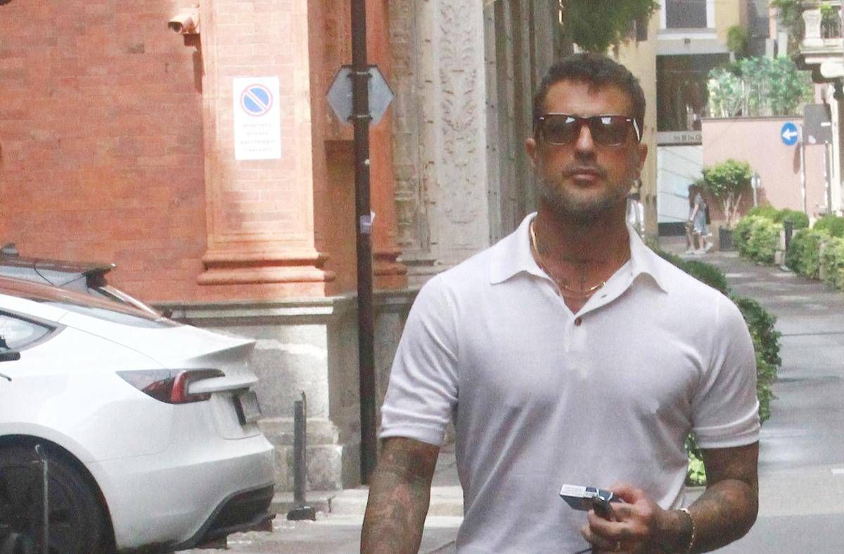 Denuncia di Signorini e inchiesta per revenge porn, Corona in procura - 