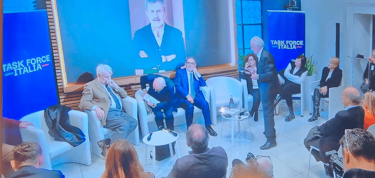 Alemanno a Rebibbia, il suo avatar alla presentazione del libro sull'emergenza carceri - 