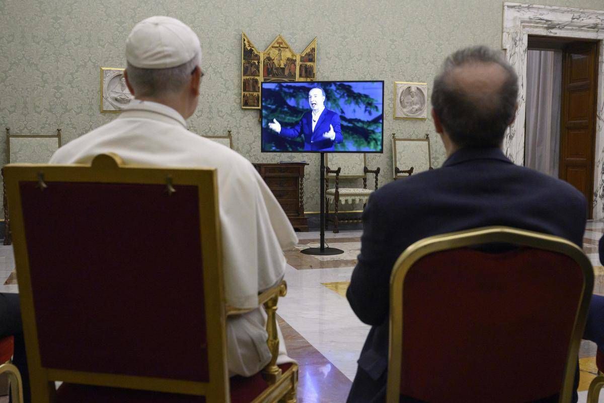 Benigni torna in tv: "San Pietro mio migliore amico, primo follower di Gesù" - 