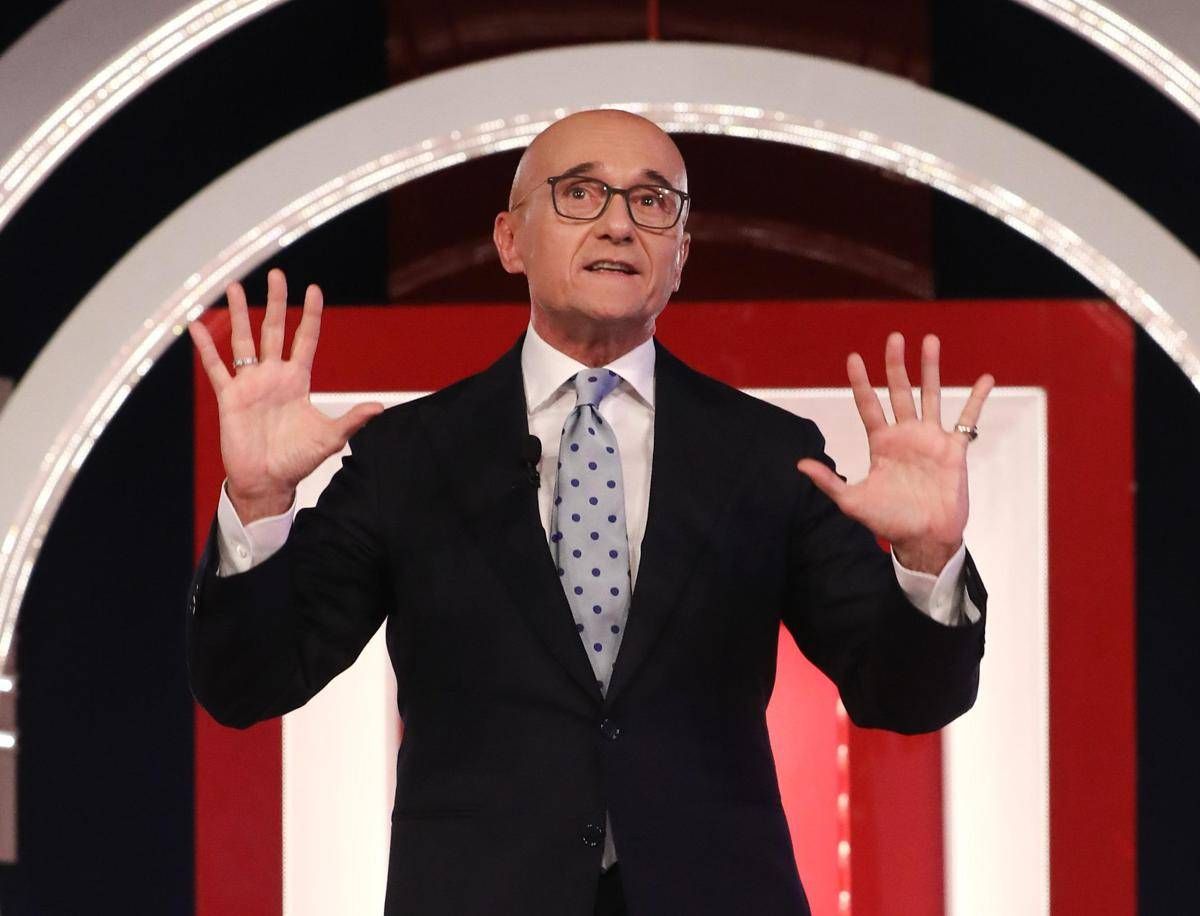 Codacons attacca: "Autosospensione Signorini non basta, Grande Fratello non deve andare in onda" - 