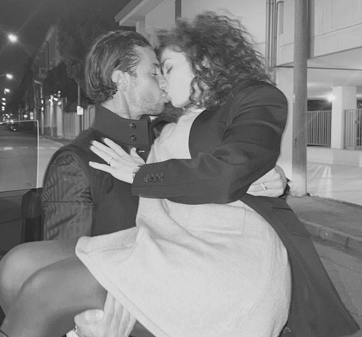 Raffaella Fico ha perso il bimbo, il messaggio di Armando Izzo: "Dolore immenso" - 