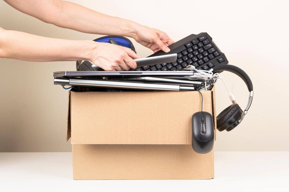 Rifiuti, indagine: un italiano su due non conosce i Raee ma il 73% si considera preparato sul riciclo - 