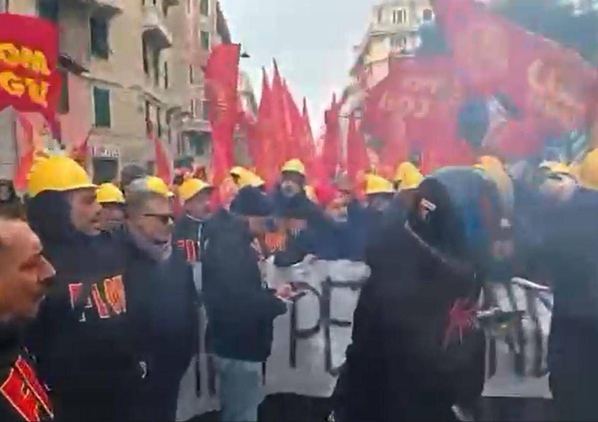 Ex Ilva, a Genova il corteo degli operai. Appello di Salis: "No alla violenza" - 