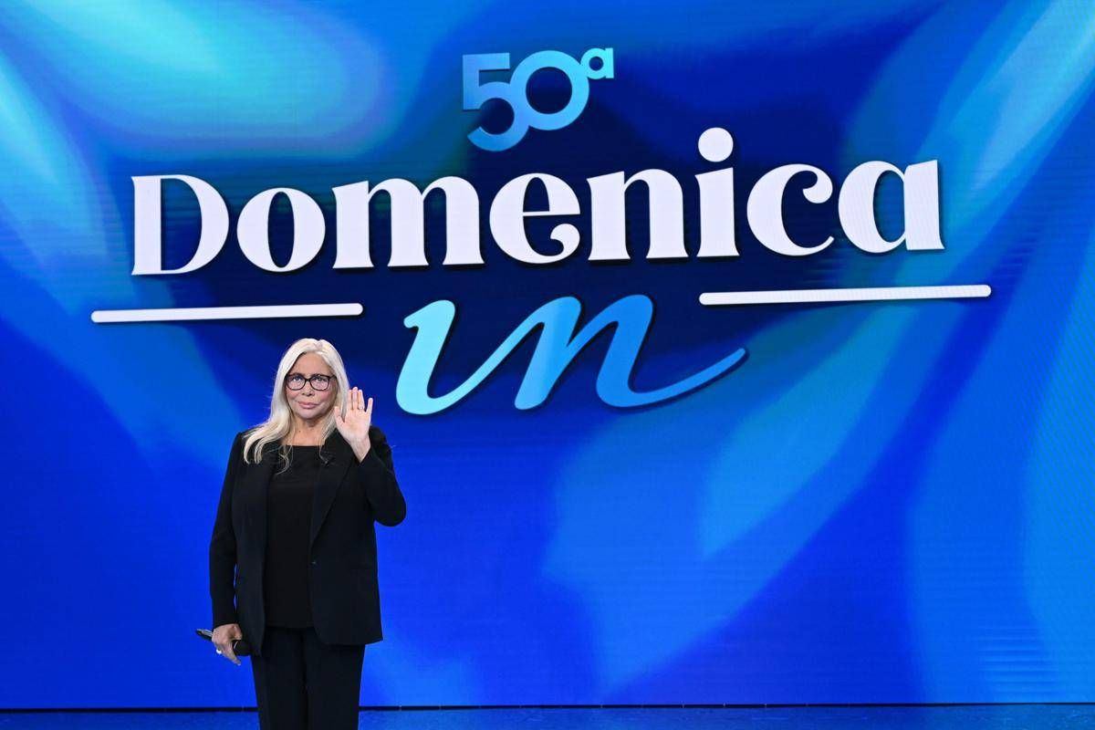 Domenica In, da Amanda Lear a Max Biaggi: gli ospiti di oggi di Mara Venier - 