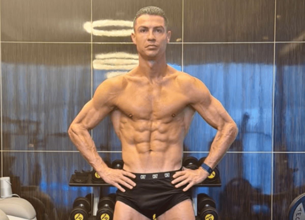 Cristiano Ronaldo senza età, la foto e il fisico d'acciaio - 