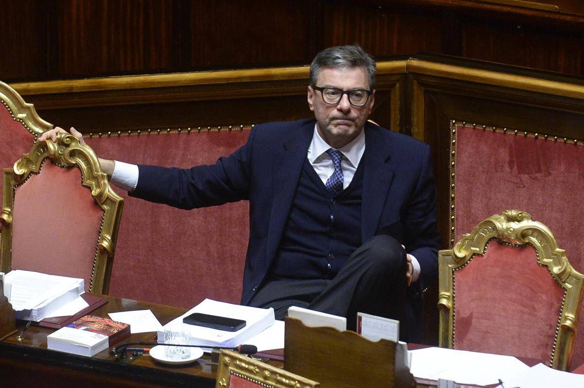 Manovra, Giorgetti: "No austerità ma prudenza, debito troppo alto" - 