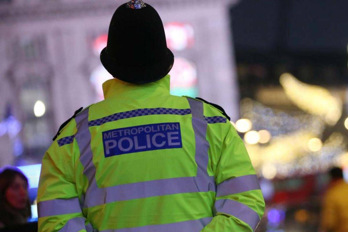 Ladri rubano auto con dentro carrozzina, poi la restituiscono a bimba disabile - 