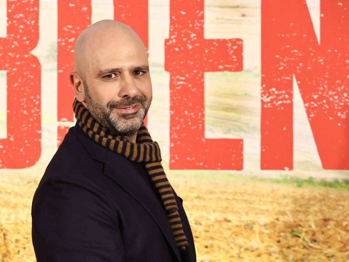Esordio da record per 'Buen Camino', Checco Zalone travolge il box office di Natale - 