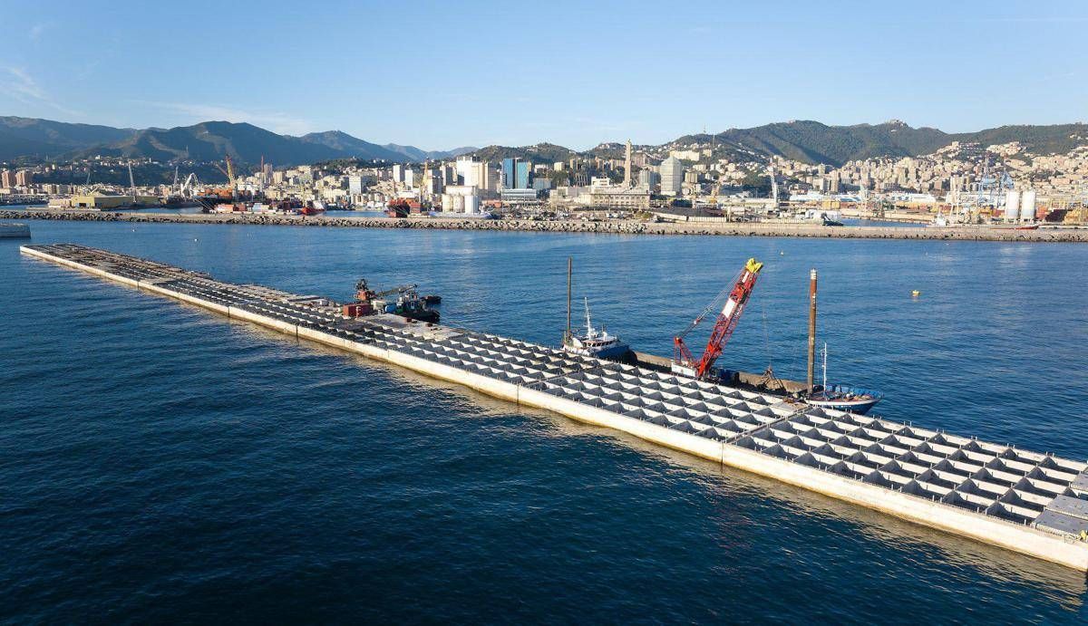 Webuild ha completato l'affondamento del quindicesimo cassone della Diga Foranea di Genova - 