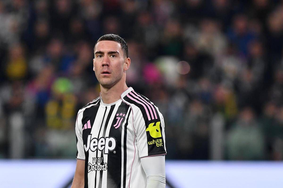 Vlahovic, infortunio all'adduttore: out 2/3 mesi. Juve torna sul mercato? - 