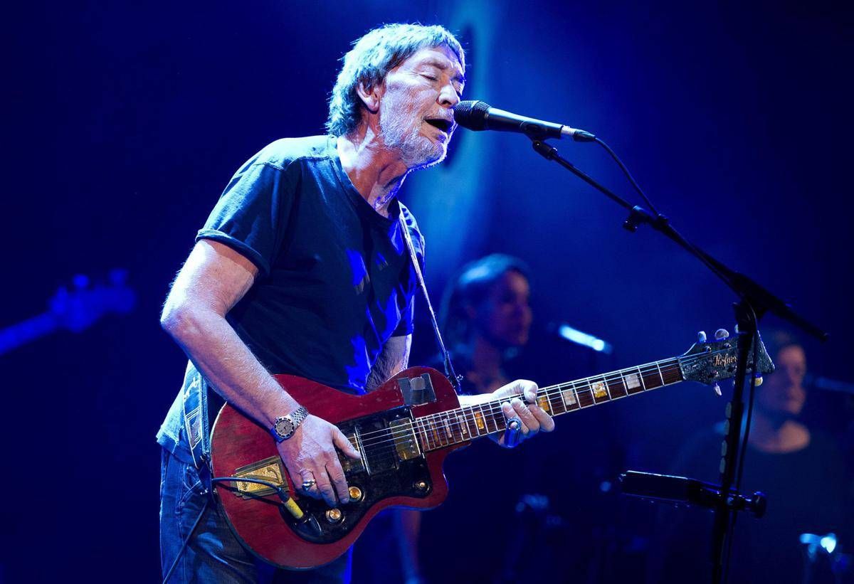 È morto Chris Rea, la voce di 'Driving Home for Christmas' aveva 74 anni - 