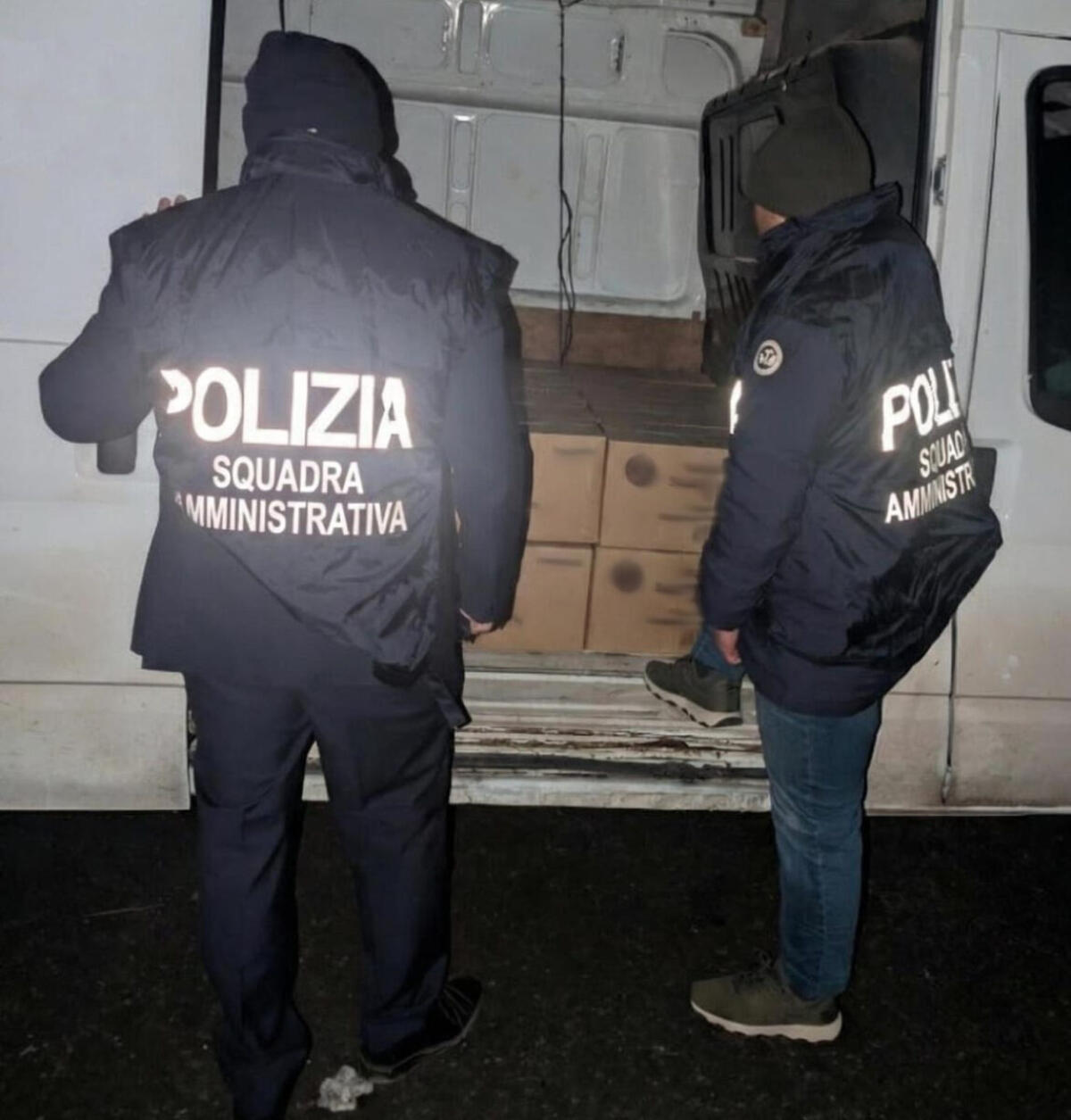 Polizia di Catania intercetta 1000 kg di fuochi d'artificio illegali e pericolosi - 