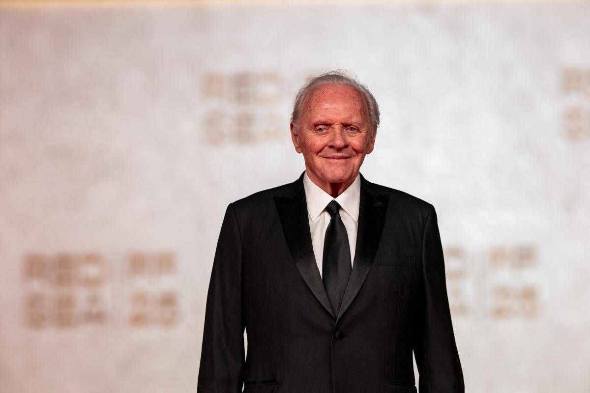 Anthony Hopkins, 50 anni di sobrietà. Il messaggio per chi lotta: "Scegliete la vita" - 
