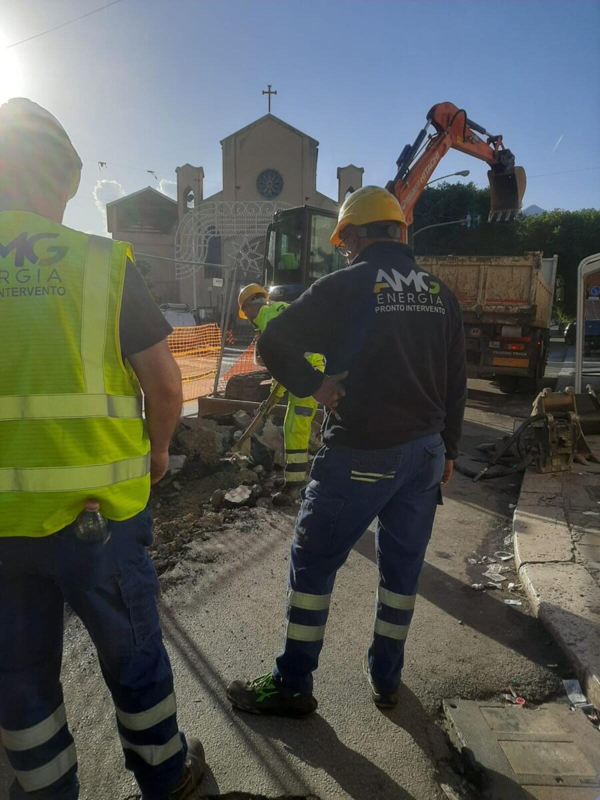 Dispersione di gas eliminata all'incrocio di via Castellana, via Casalini e via Roccazzo dal Comune di Palermo - 