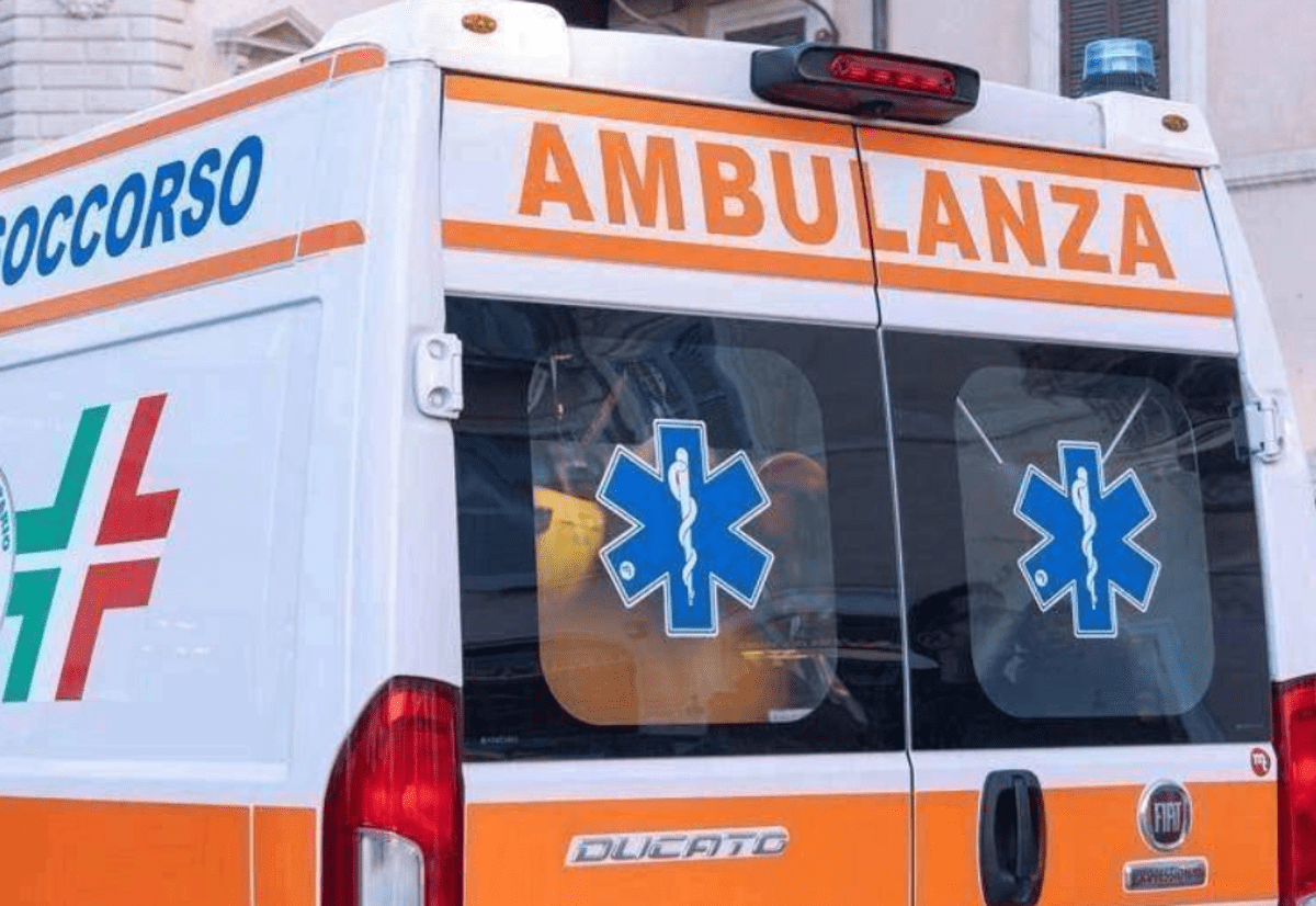 Ragazzino di 12 anni investito da ambulanza a Genova, è grave - 