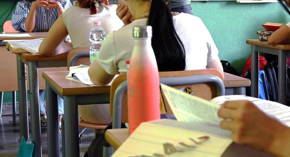 'Lista stupri' nel bagno del liceo Giulio Cesare, la condanna dei docenti: "Scritta inqualificabile" - 