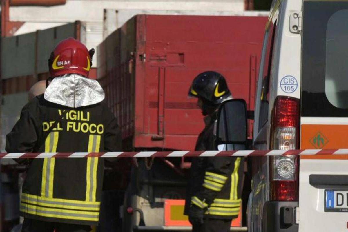 Crolla balcone a Taranto, due feriti: uno è in codice rosso - 