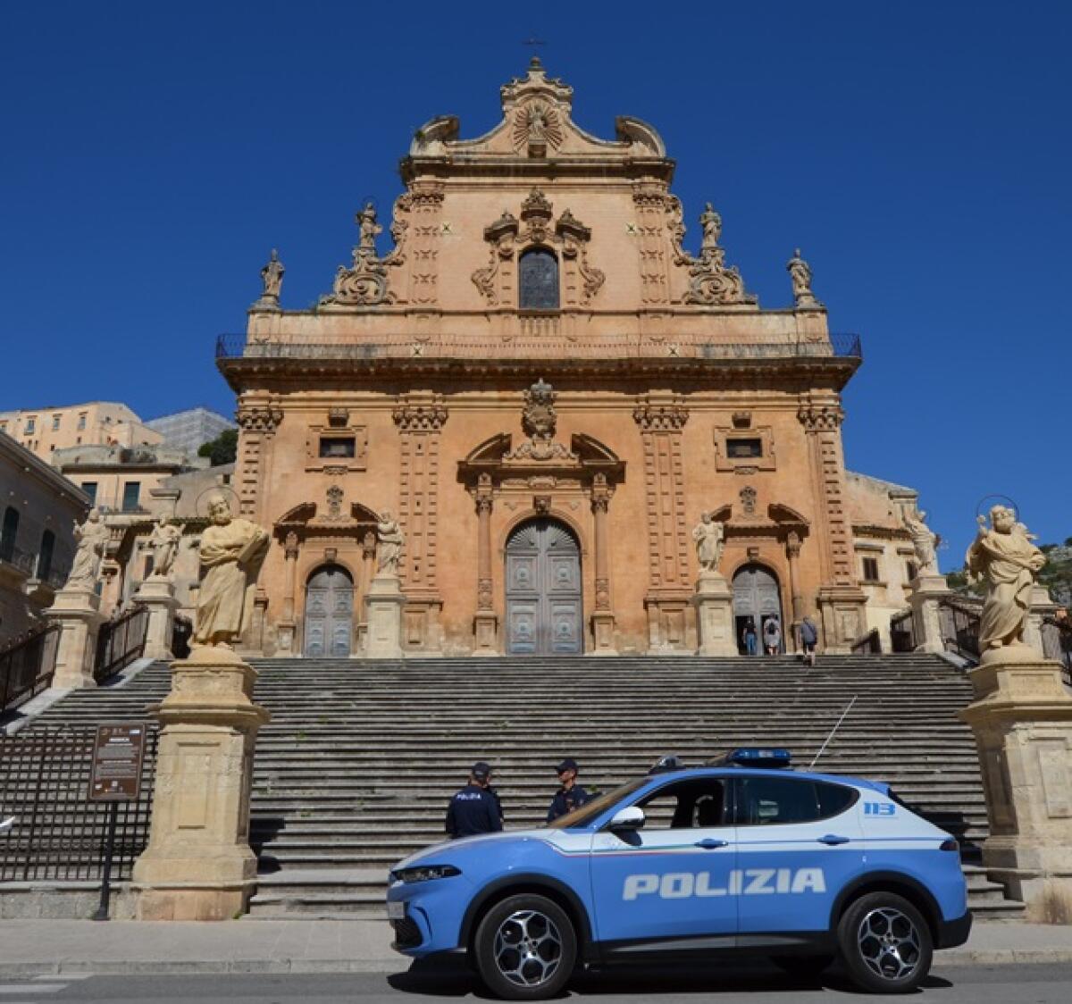 Arrestato a Pozzallo un fuggitivo proveniente da Malta, trasferito nella Casa Circondariale di Ragusa dalla Polizia di Modica - 