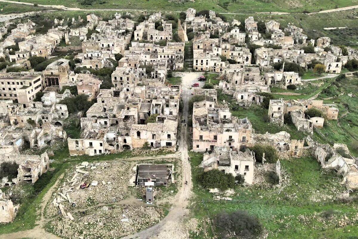 Esercitazioni Vigili del Fuoco in Sicilia: addestramento con unità cinofile per ricerca dispersi sotto macerie - 