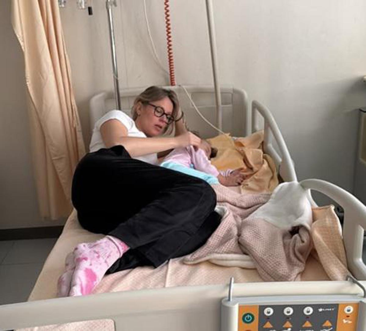 Federica Pellegrini in ospedale con la figlia: "Ha avuto convulsioni febbrili" - 