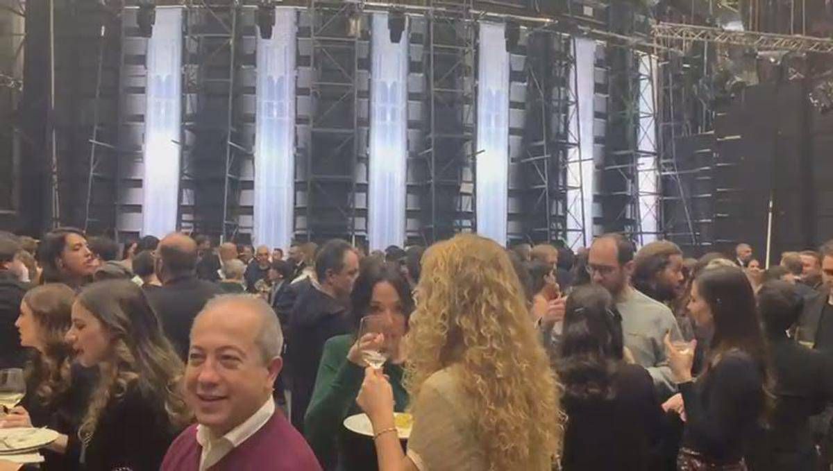 Scala, la festa delle maestranze e degli artisti dietro le quinte dopo la Prima - 