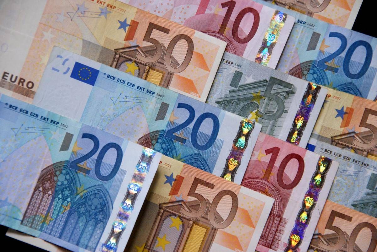 Tredicesima 2025, in arrivo 52,5 miliardi ma solo uno su due la userà per i regali di Natale - 