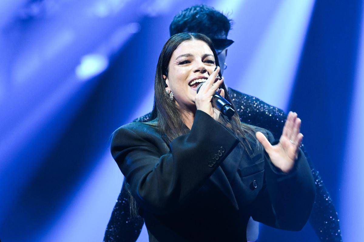 Emma torna numero uno in classifica con "L'amore non mi basta". Merito del calcio (e dei social) - 