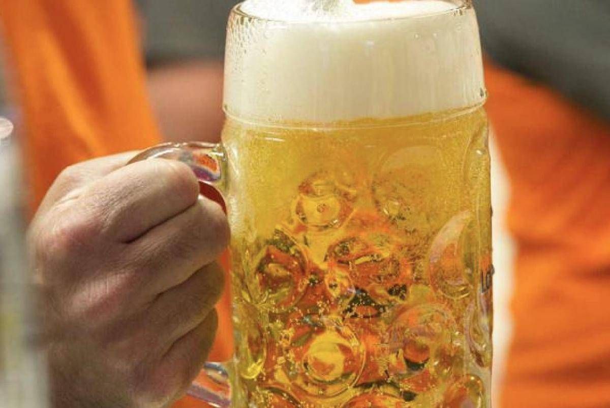 Un vaccino nella birra, il progetto del virologo divide la scienza - 