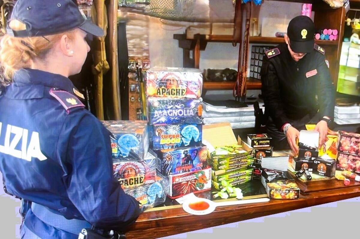 Controlli della Polizia a Caltanissetta contro il commercio abusivo di artifici pirotecnici per le festività natalizie - 