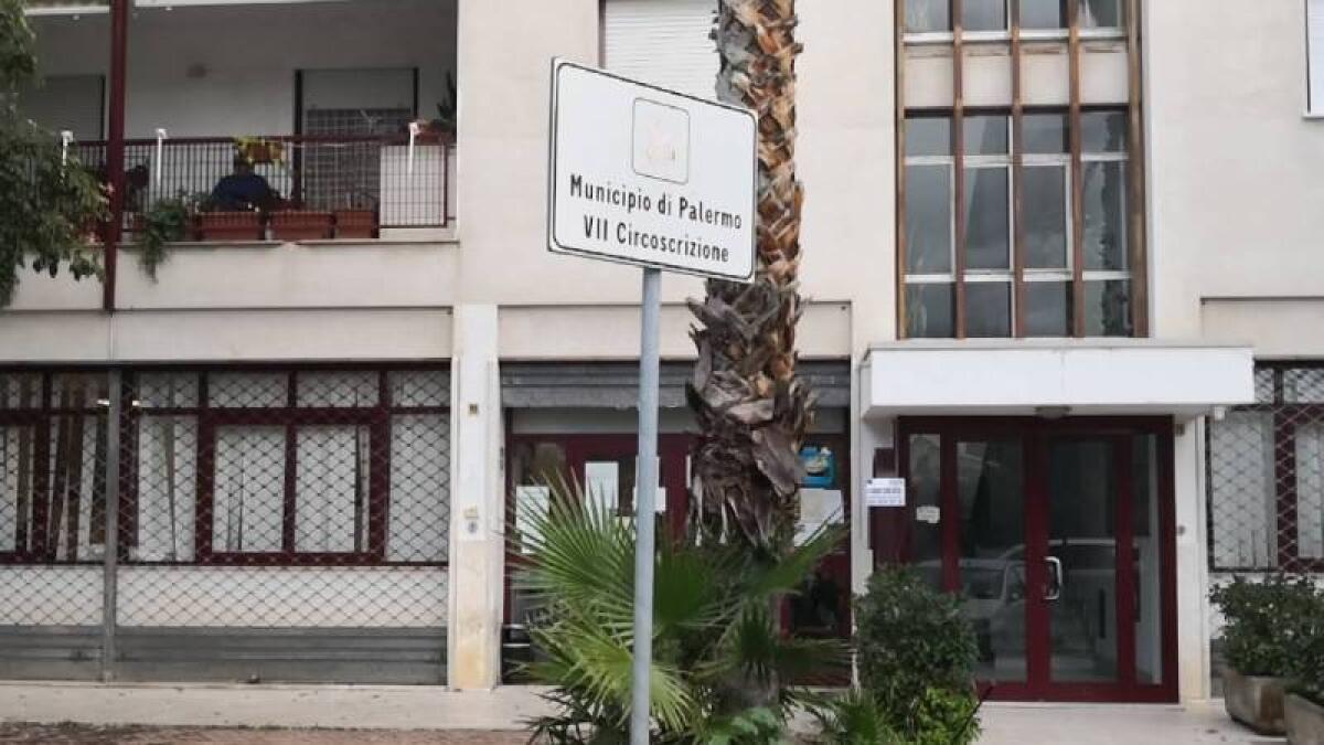 Chiusura della postazione decentrata Pallavicino nel Comune di Palermo nel pomeriggio di oggi 30 dicembre - 