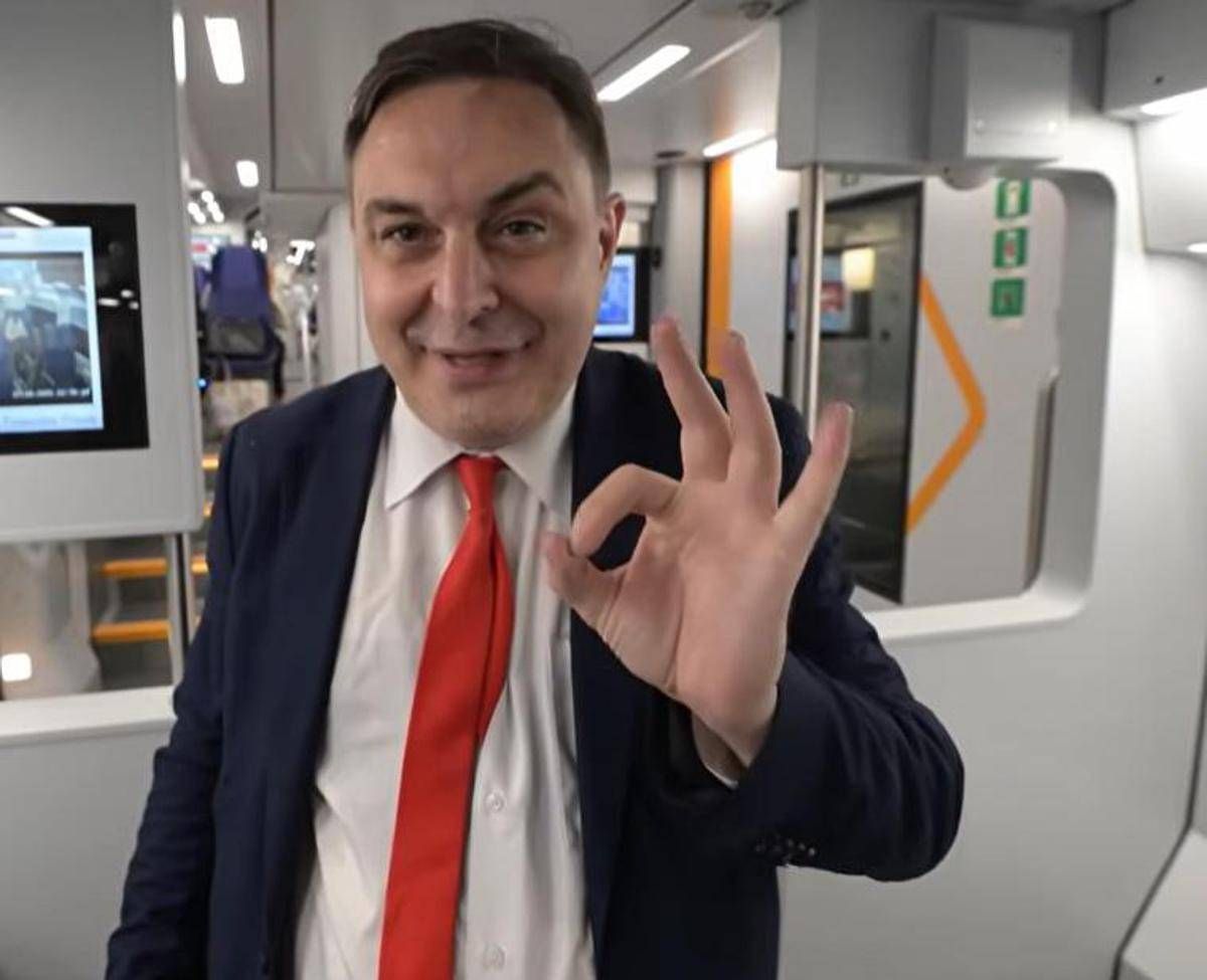 Andrea Diprè finto capotreno per video su Youtube: denunciato dalla Polfer - 