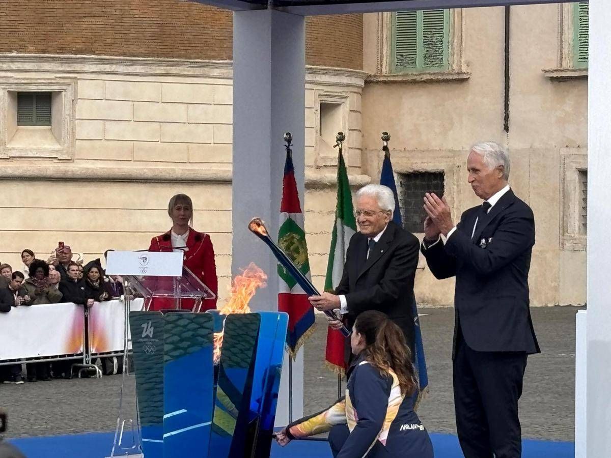 Milano-Cortina, Mattarella accende braciere: "Pace è nel dna olimpico, tregua sia rinnovata" - 